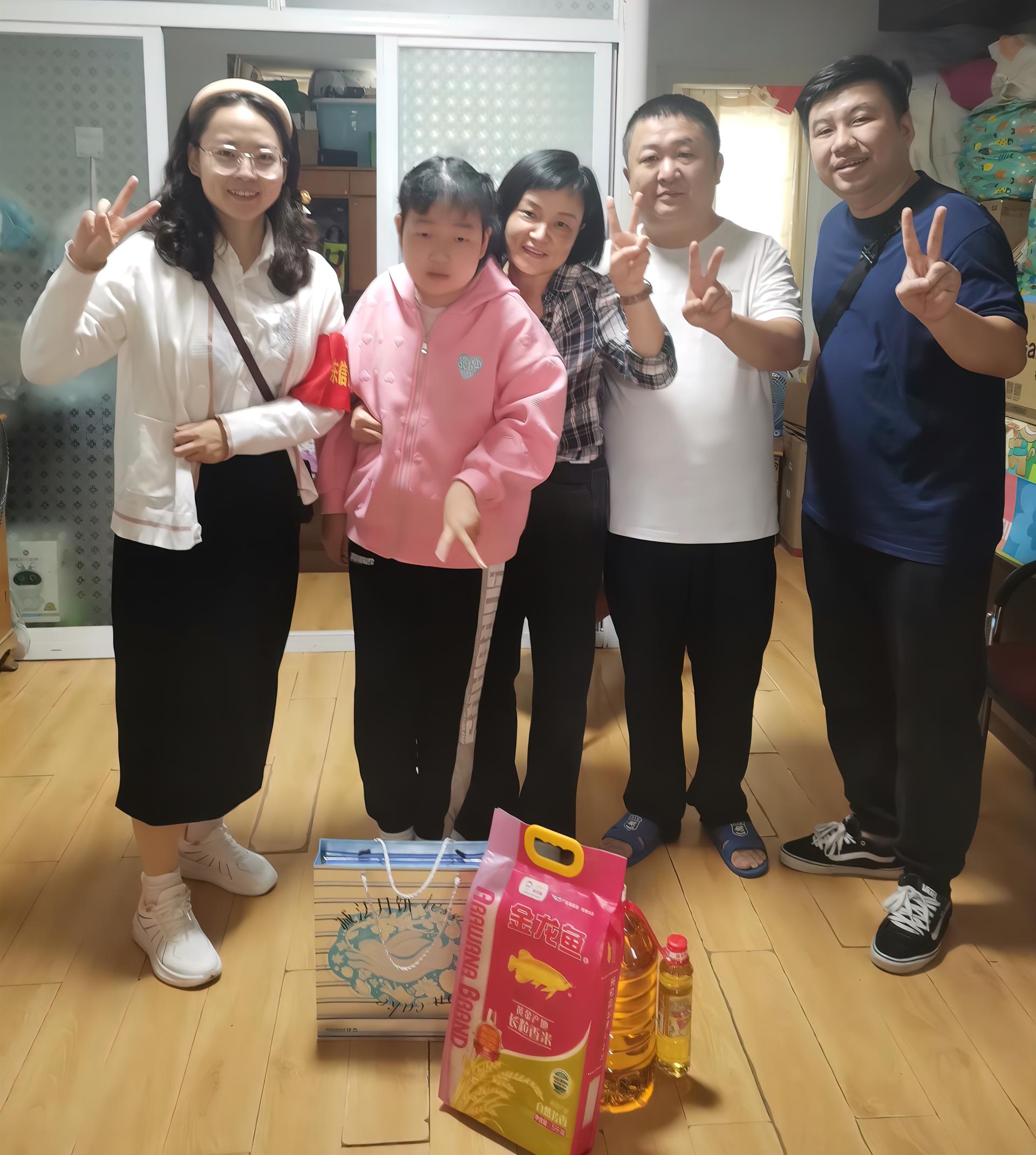 情暖中秋，與愛同行——東信醫(yī)藥團支部慰問結(jié)對幫扶兒童